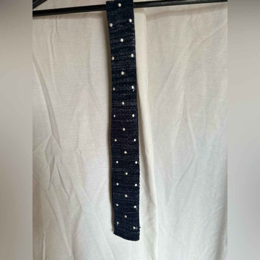 Duchamp Navy Knit Tie with White Dot Pattern